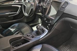 OPEL Insignia - 2011