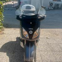 Yamaha xmax 250