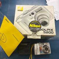 NIKON COOLPIX 5200