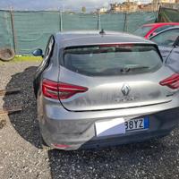 RENAULT CLIO INTENS IBRIDA 2023 SINISTRATA