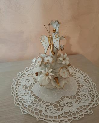 Vecchia statua floreale in porcellana Capodimonte 