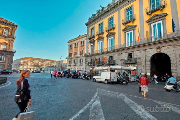 Laboratorio-deposito al centro di Napoli