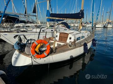 Barca a vela natante