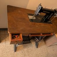 macchina da cucire a pedali Vintage