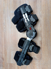 Tutore ginocchio post-operatorio DonJoy X-ROM