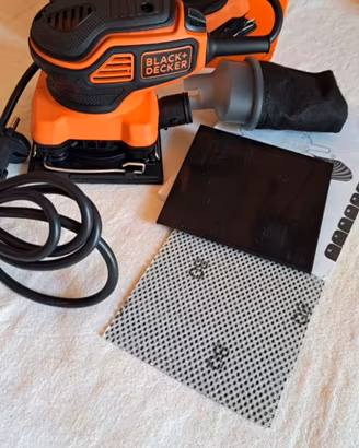 BLACK+DECKER Levigatrice orbitale KA450