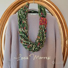 collana scaldacollo lavorata all'uncinetto 