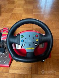Volante Momo Logitech con pedaliera
