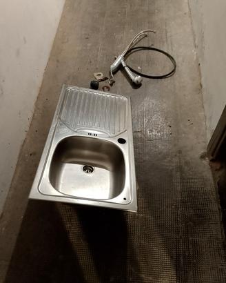 lavabo lavandino con miscelatore 