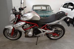 Kawasaki ER6N 650cc 53Kw(72cv) 2007 9600km