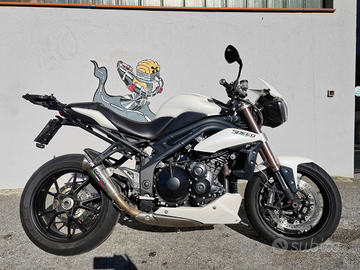 Triumph speed triple 1050