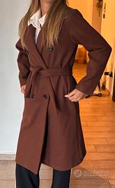 Cappotto lungo marrone con cintura – elegante