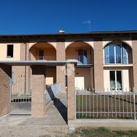 VILLA A SCHIERA A COSTIGLIOLE D'ASTI