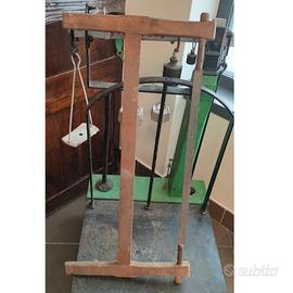 Sega a telaio ad arco-arredo rustico Anno: 1960