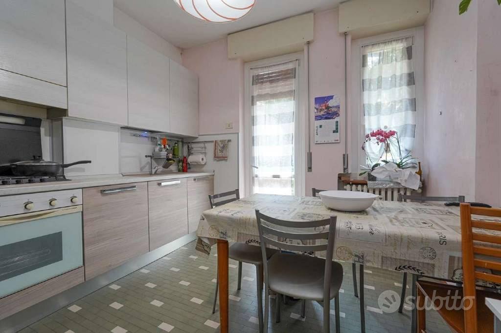 Appartamento di 115 m² con 4 locali e box auto a O - Vista 3
