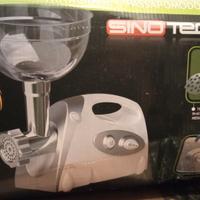 Tritacarne e passa pomodoro elettrico. Come nuovo.