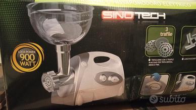 Tritacarne e passa pomodoro elettrico. Come nuovo.