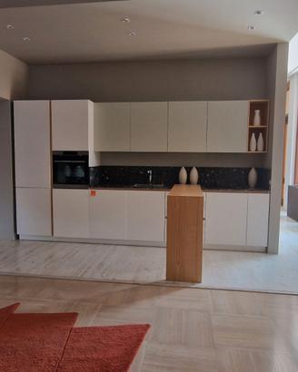 Cucina moderna  FENIX con agglomerato di quarzo