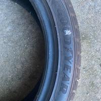 Gomme  Goodyear invernali  215 45 18