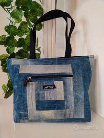 Borsa tote patchwork in jeans cucita a mano
