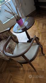 tavolino rotondo in legno, con sedia