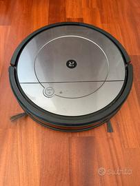 Roomba combo robot aspirapolvere e lavapavimenti