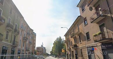 Bilocale 50 mq a Bresso con posto auto e box