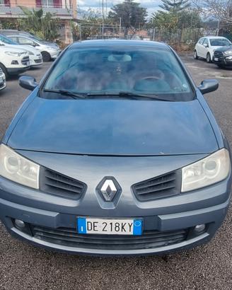 Renault Megane Mégane C-C 1.9 dCi/130CV Luxe
