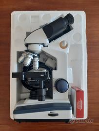 Microscopio AmScope 40–2500x con camera USB MD130