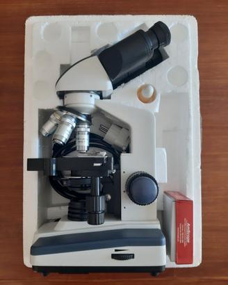 Microscopio AmScope 40–2500x con camera USB MD130