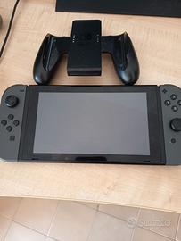 Nintendo Switch + giochi, custodia e dock