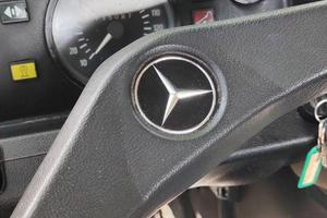 splendido Mercedes-Benz T 307 D ribaltabile