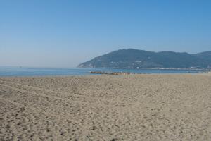 Marinella di Sarzana (SP): A 150 mt dalla spiaggia
