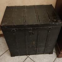 Baule antico vintage nero