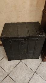 Baule antico vintage nero