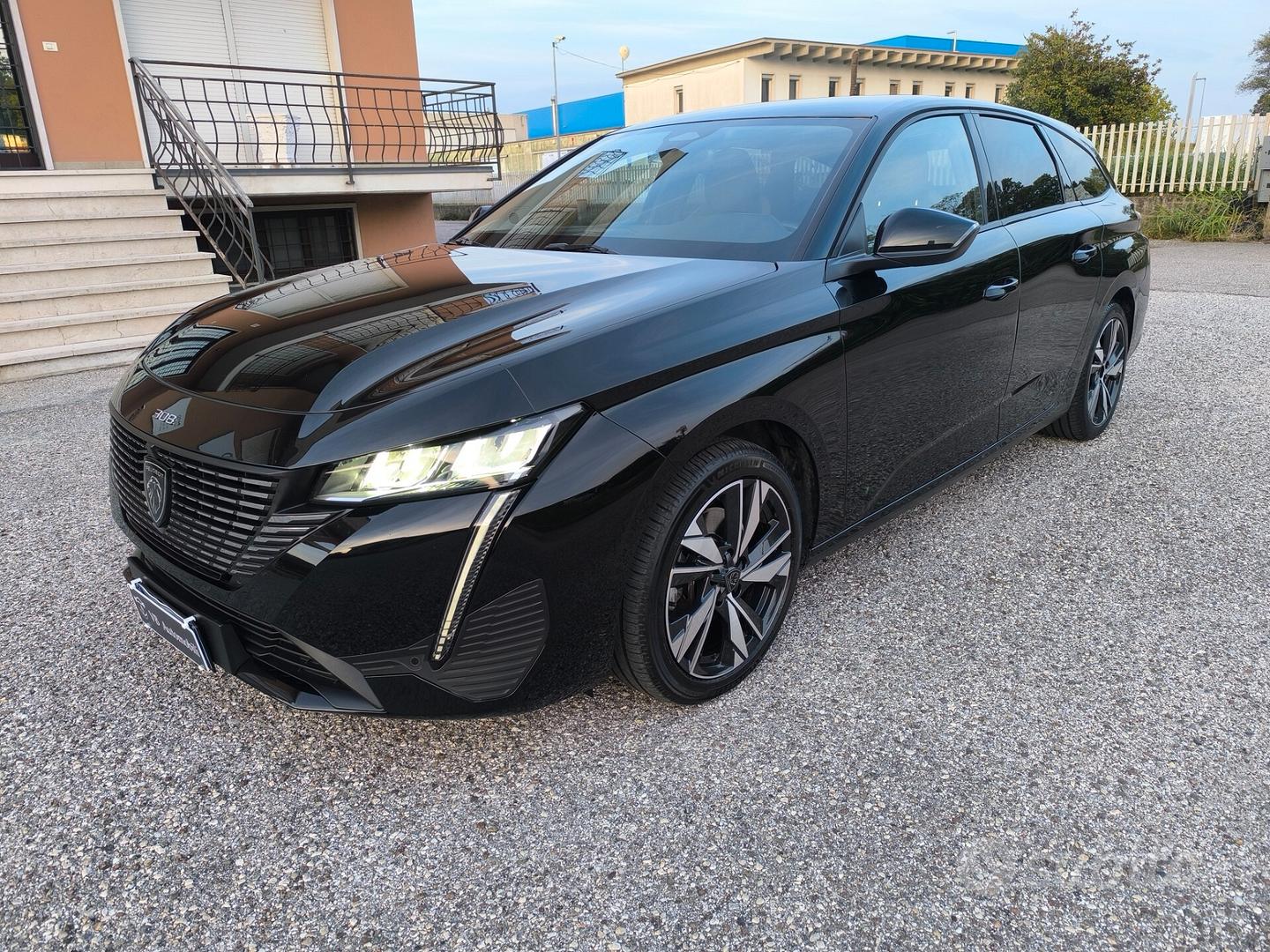 Peugeot 308 2023 photo 2