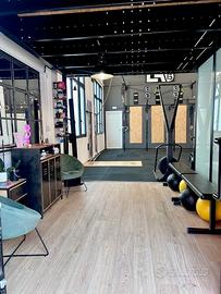 Spazio in palestra funzionale a personal trainer