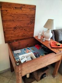 Tavolo cassapanca rustico in legno con vano