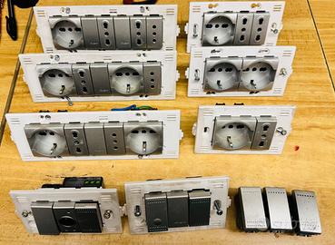 Stock bticino living teach 60 pezzi frutti vari