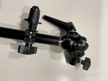 Supporto con snodo per pannelli riflettenti