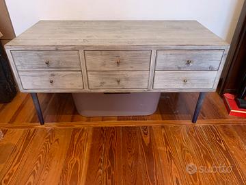 Cassettiera pezzo unico della Cirus company