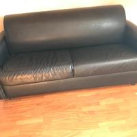 Divano letto in eco pelle nera