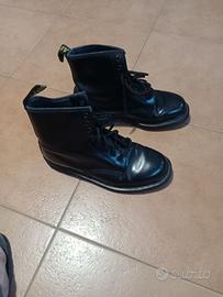 scarpe anfibi dott.martens
