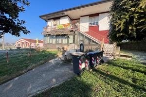 PORZIONE DI BIFAMILIARE A CAMPOLONGO MAGGIORE