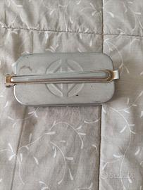 Bollitore/ sterilizzatore  e siringa in vetro