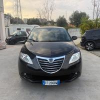 Lancia Ypsilon 1.2 69 CV 5 porte Platinum