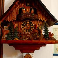 Orologio a Cucù Artigianale in Legno  Tradizionale