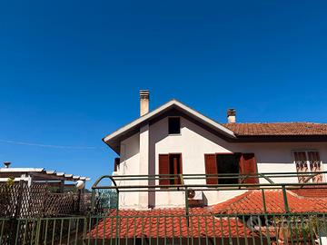 Appartamento in parco Le Ginestre