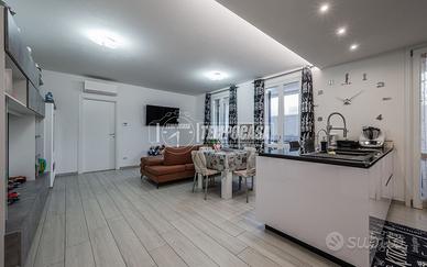 TRILOCALE NUOVO CON BOX DOPPIO