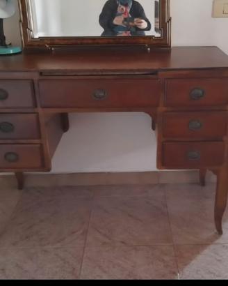 Scrivania  in legno  